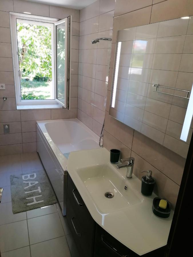 Apartment "B" 50 M From The Beach ซาดาร์ ภายนอก รูปภาพ